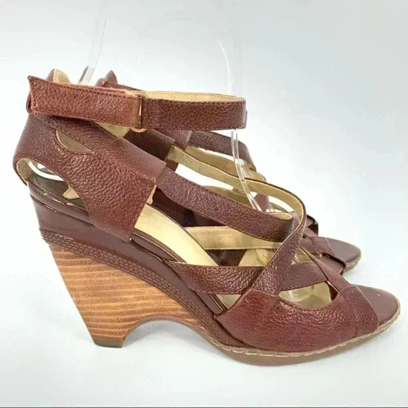 Max Studio heels size 7.5 brown leather sticky strap criss cross funky wedge - Picture 1 of 13